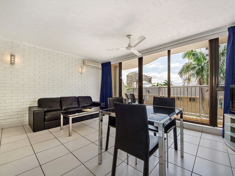 40 Surf Parade, BROADBEACH QLD 4218, Broadbeach - Thumbnail 3