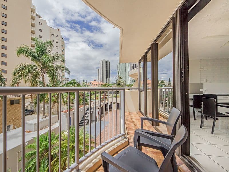 40 Surf Parade, BROADBEACH QLD 4218, Broadbeach - Thumbnail 5