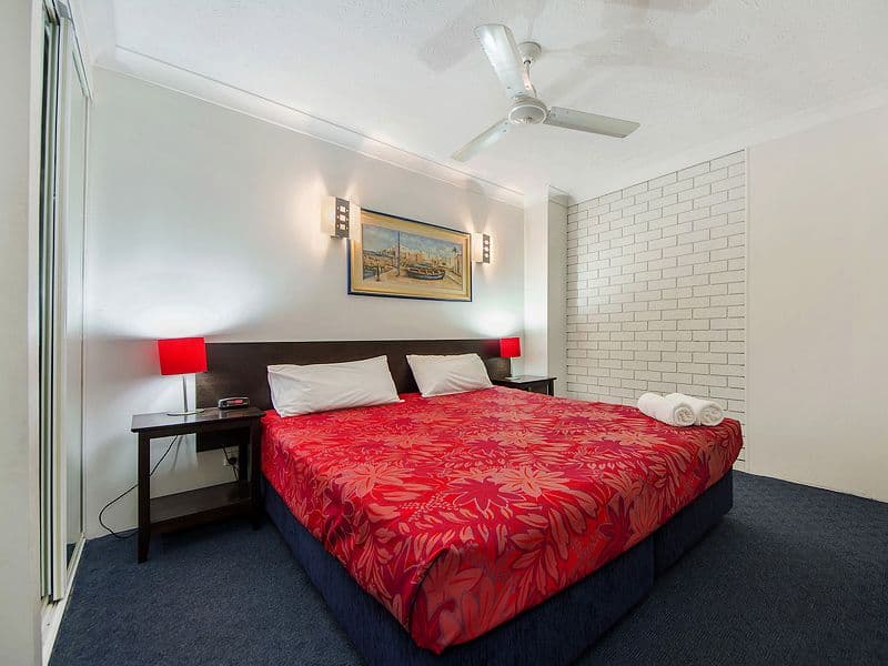 40 Surf Parade, BROADBEACH QLD 4218, Broadbeach - Thumbnail 8