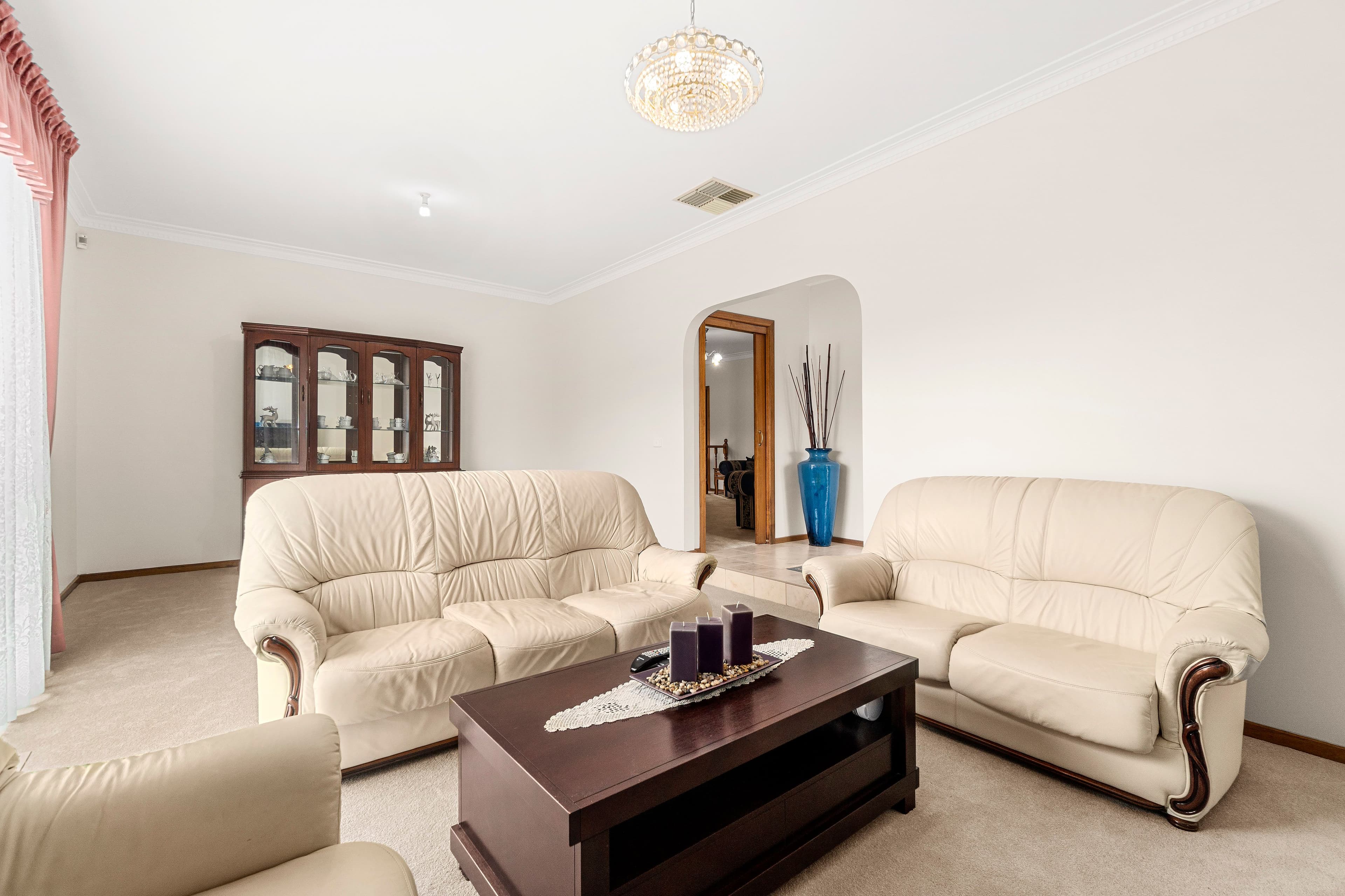 7 Woodside Drive, Rowville VIC 3178, Rowville - Thumbnail 2