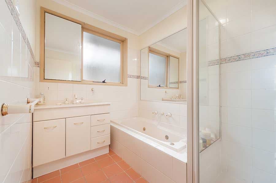 46 Whitley Crescent, Craigieburn VIC 3064, Craigieburn - Thumbnail 4