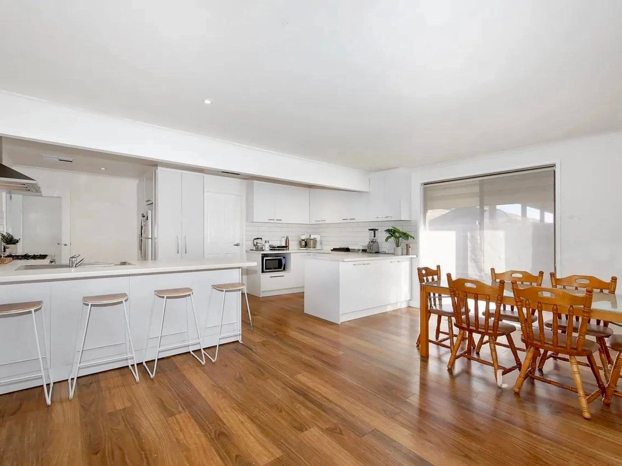 3 Henley Drive, Gladstone Park VIC 3043, Gladstone Park - Thumbnail 2