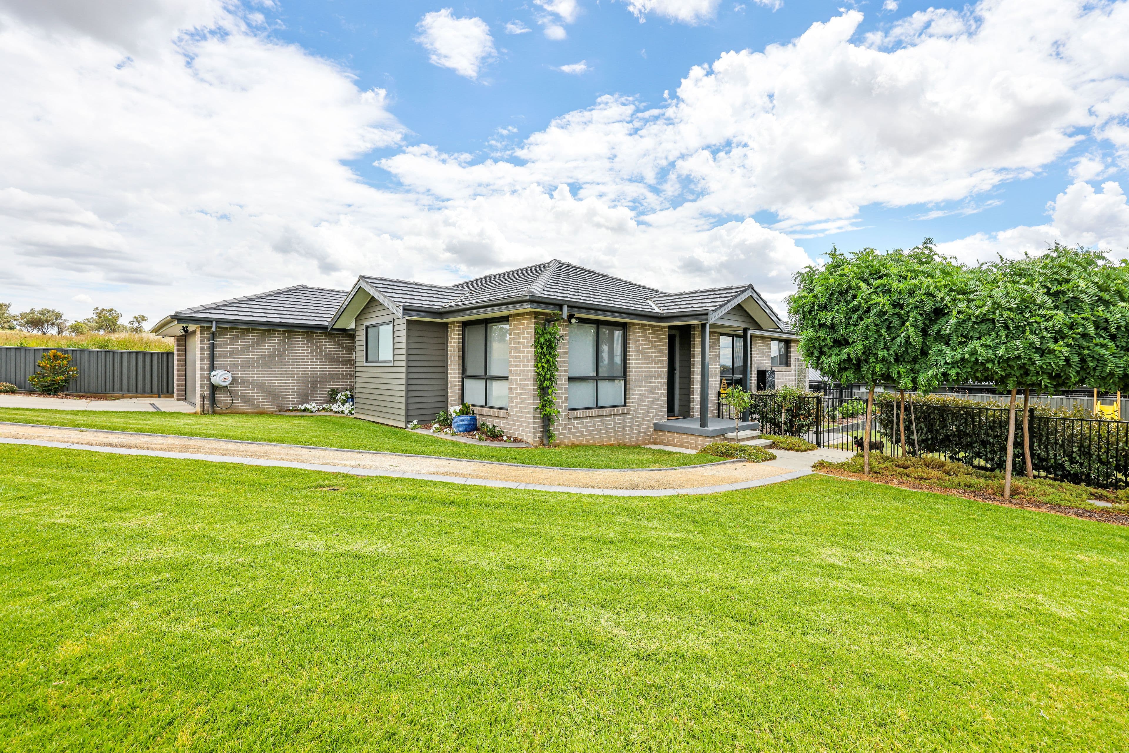 24 Tuscany Boulevard, Tamworth NSW 2340, North Tamworth - Image 1