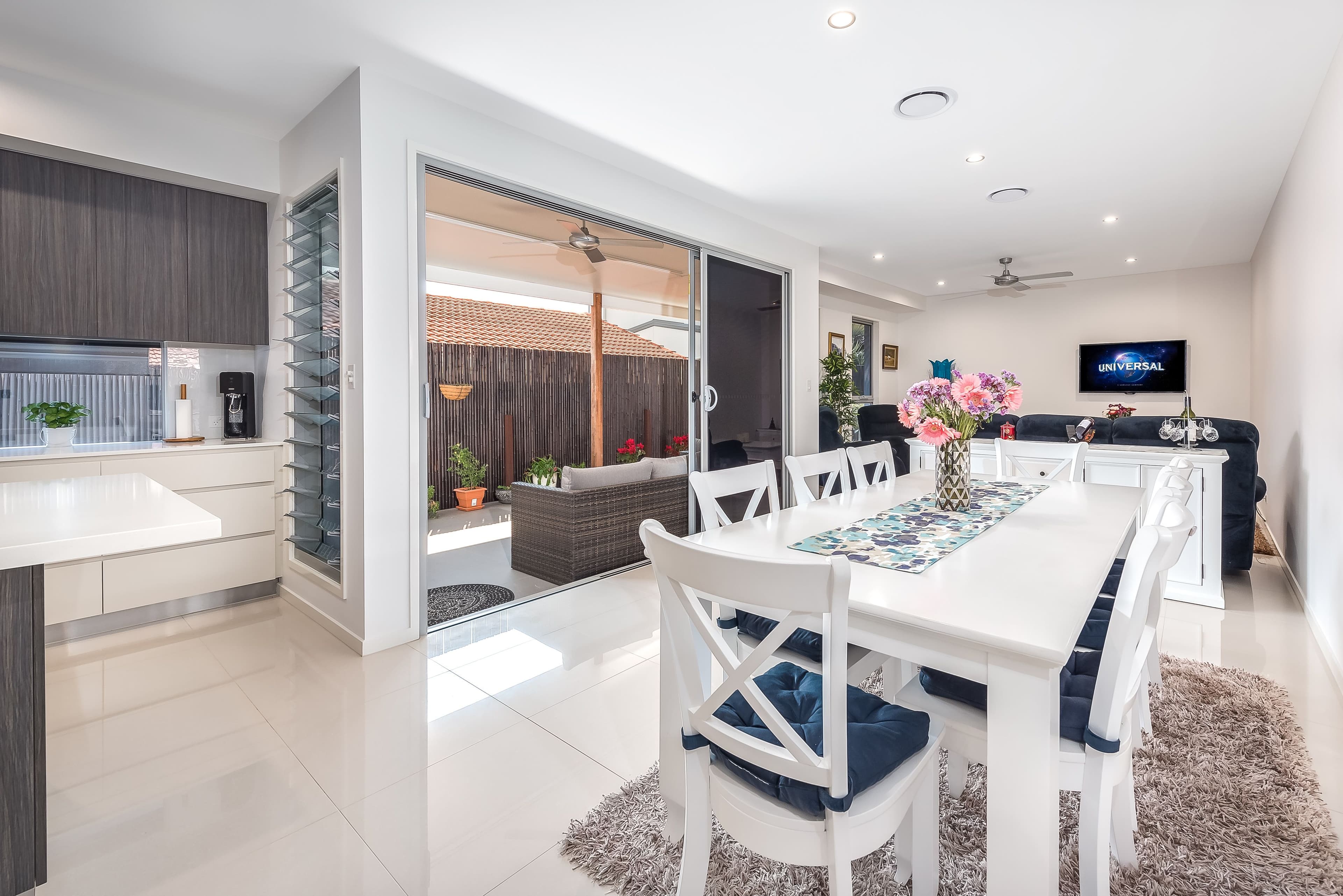 9 Nankeen Avenue, Paradise Point QLD 4216, Paradise Point - Thumbnail 2