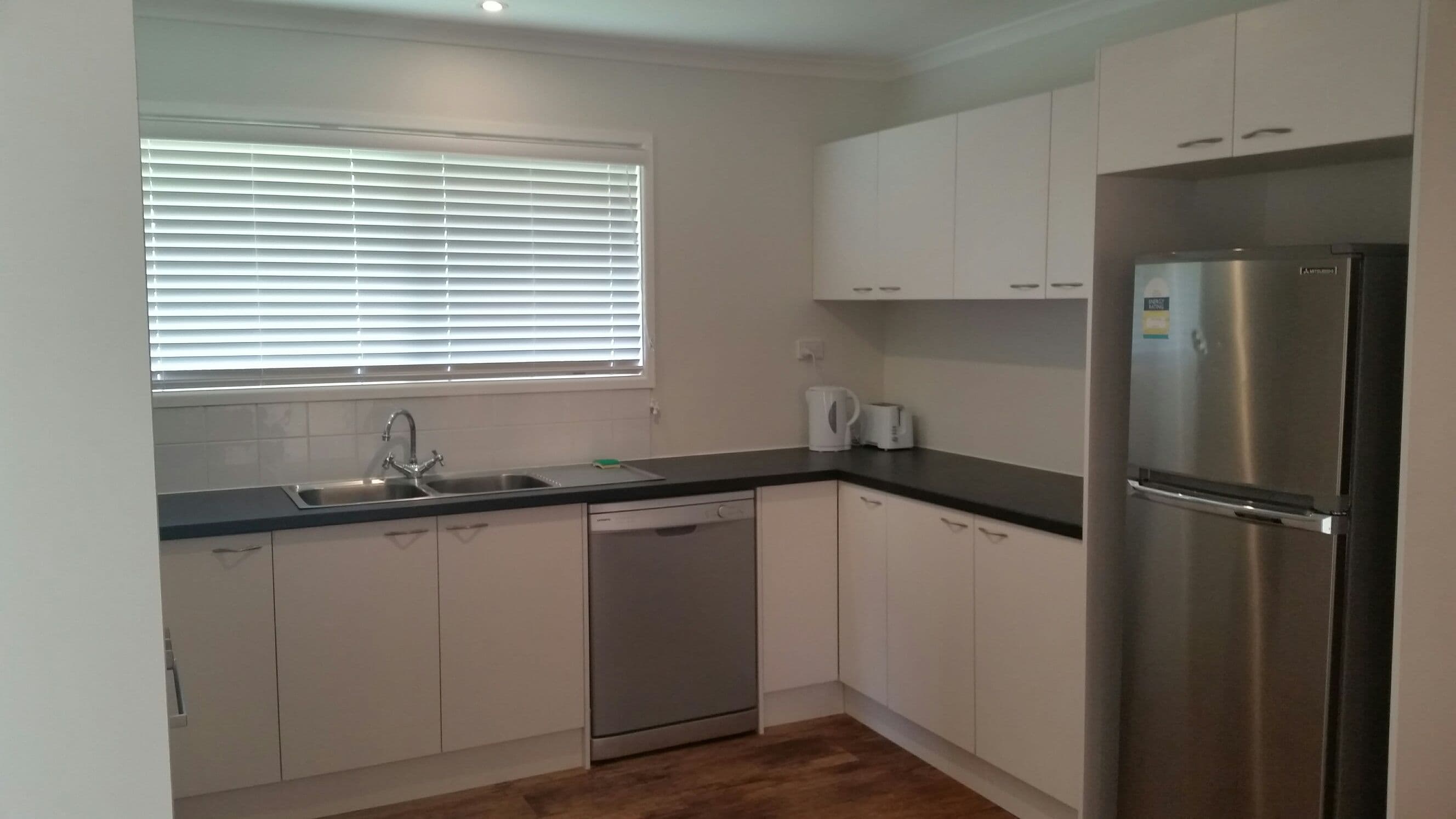 13 Kings Road, Russell Island QLD 4184, Russell Island - Thumbnail 2