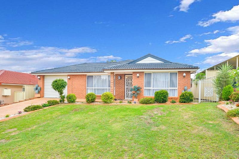 13 Romeo Crescent, ROSEMEADOW NSW 2560, Rosemeadow - Thumbnail 2