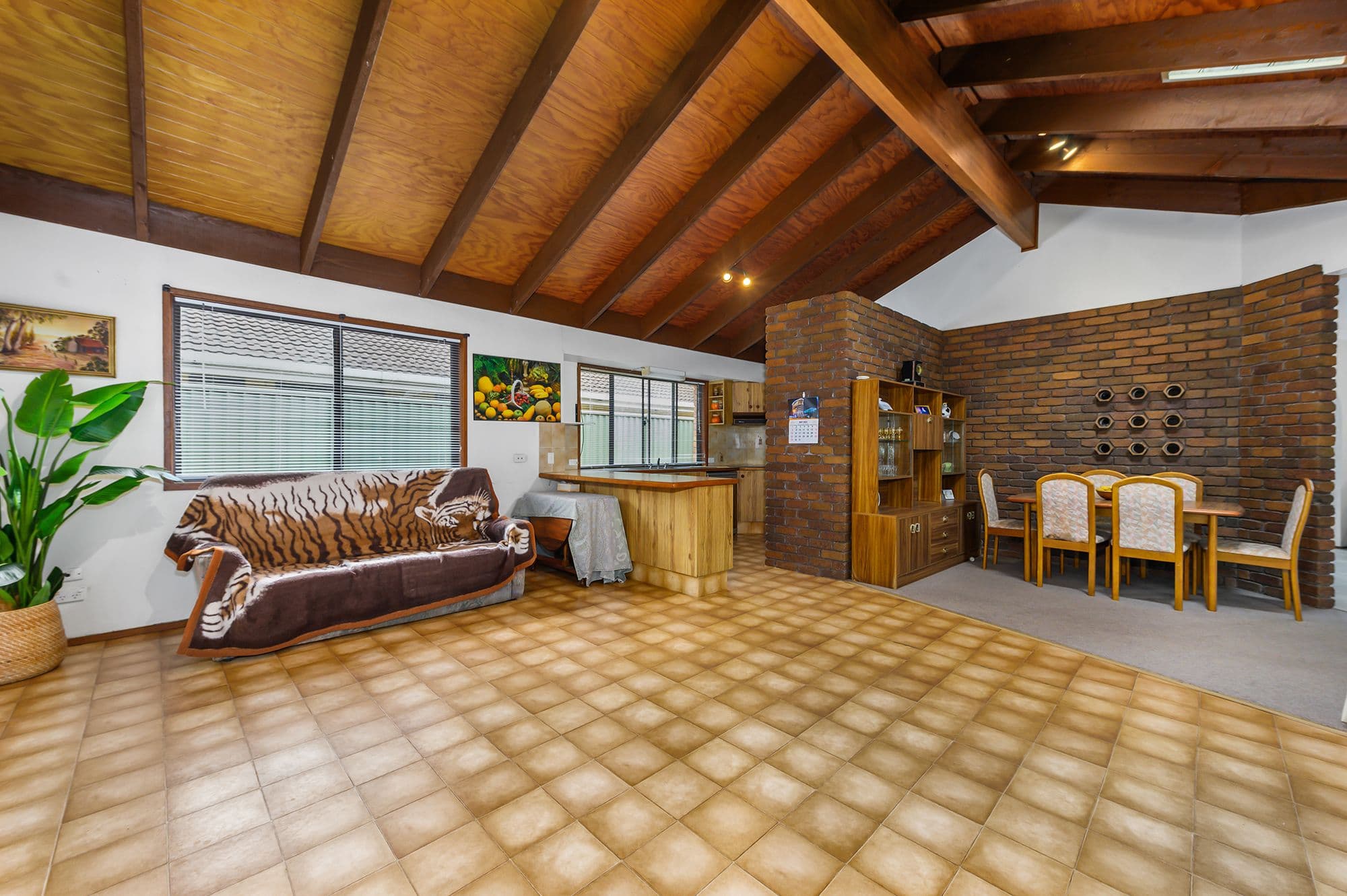 37 Cypress Drive, Broadbeach Waters QLD 4218, Broadbeach Waters - Thumbnail 2