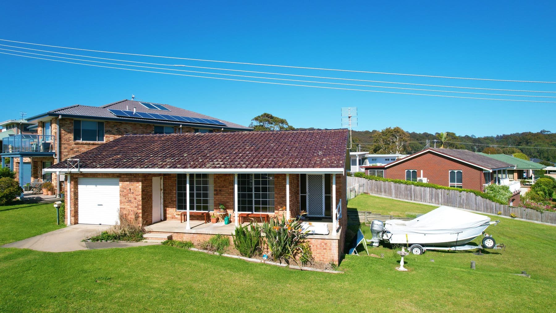 8 Lakeside Drive, Kianga, Kianga - Thumbnail 2