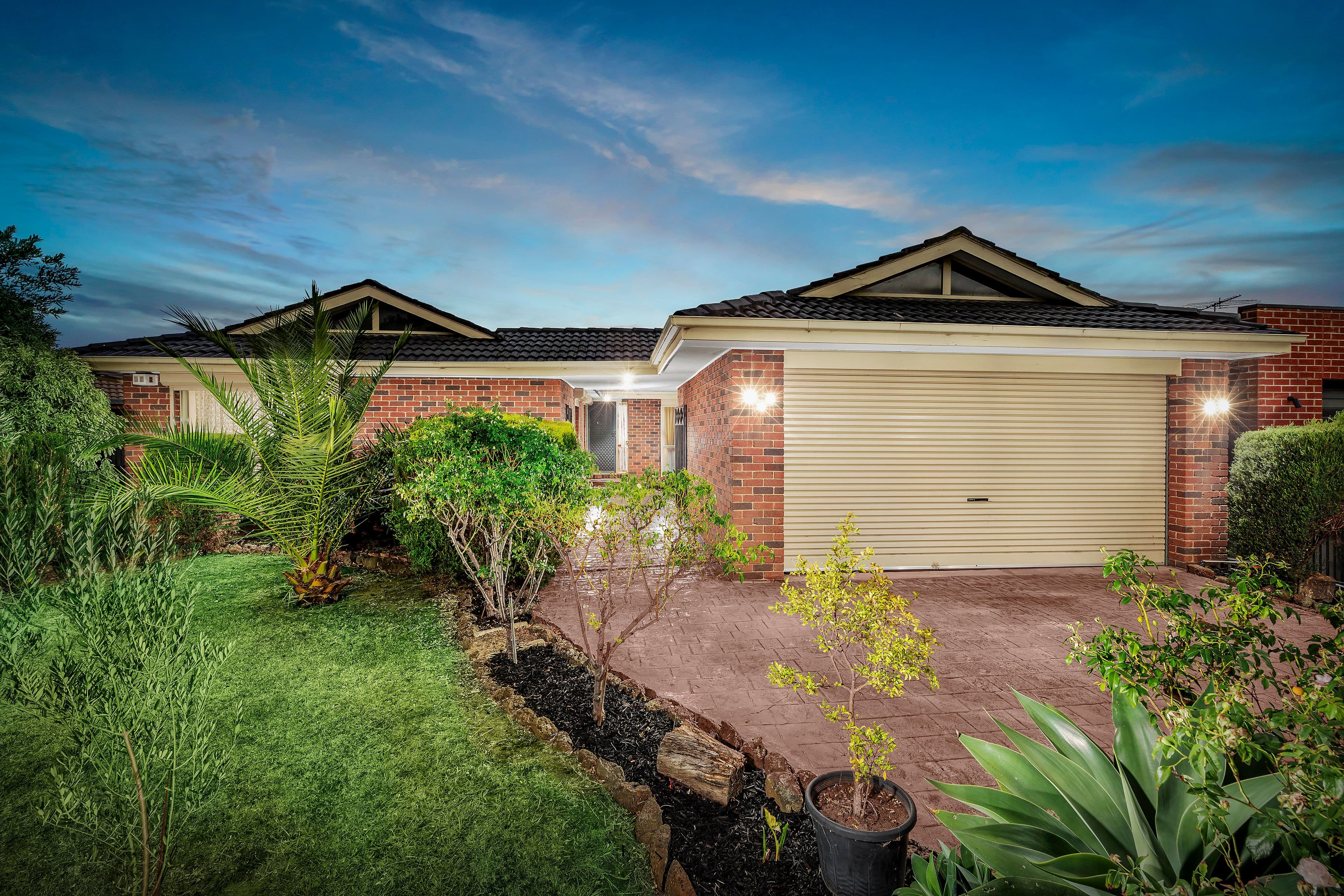 15 Hobson Crescent, Mill Park VIC 3082, Mill Park - Image 1