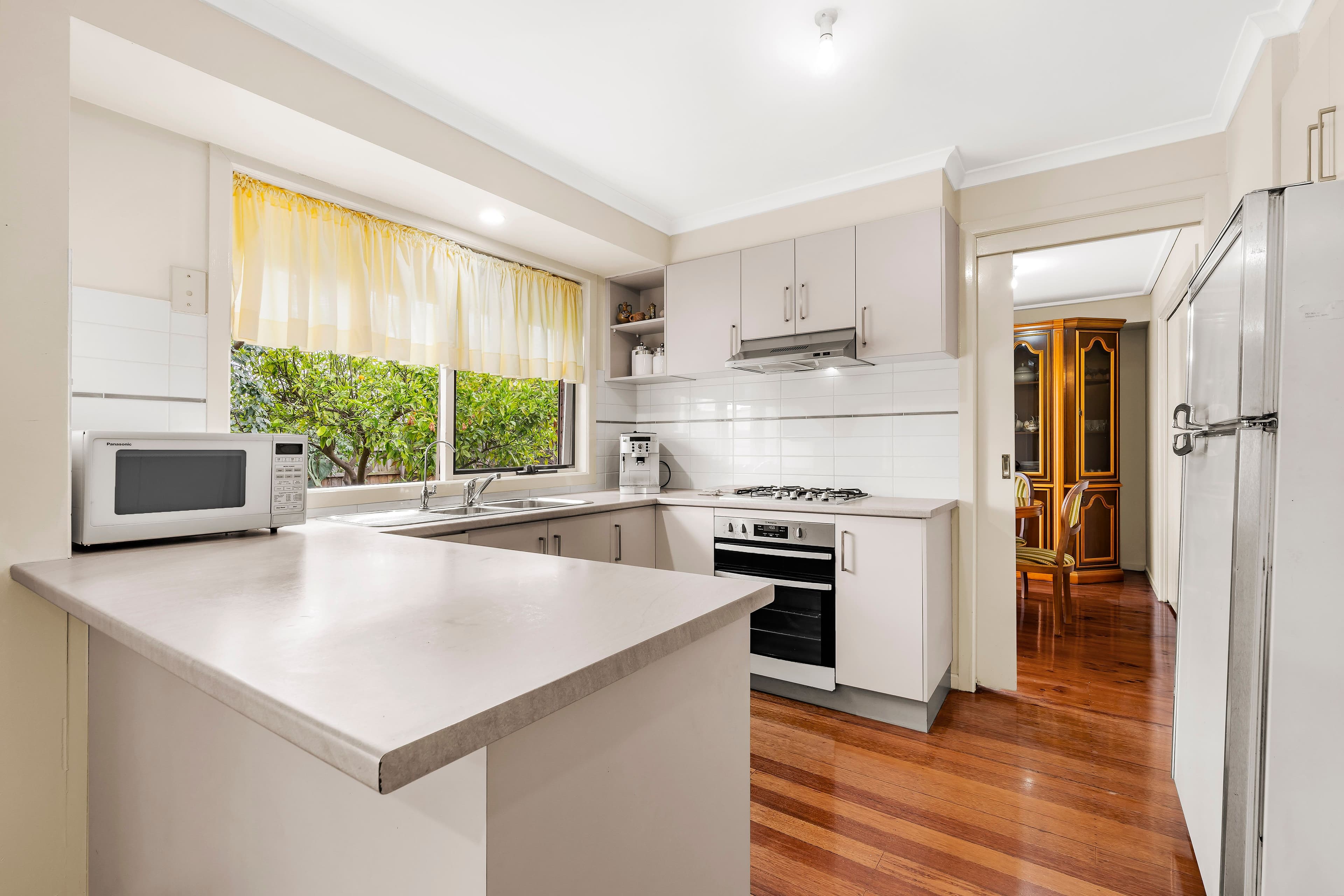 15 Hobson Crescent, Mill Park VIC 3082, Mill Park - Thumbnail 2