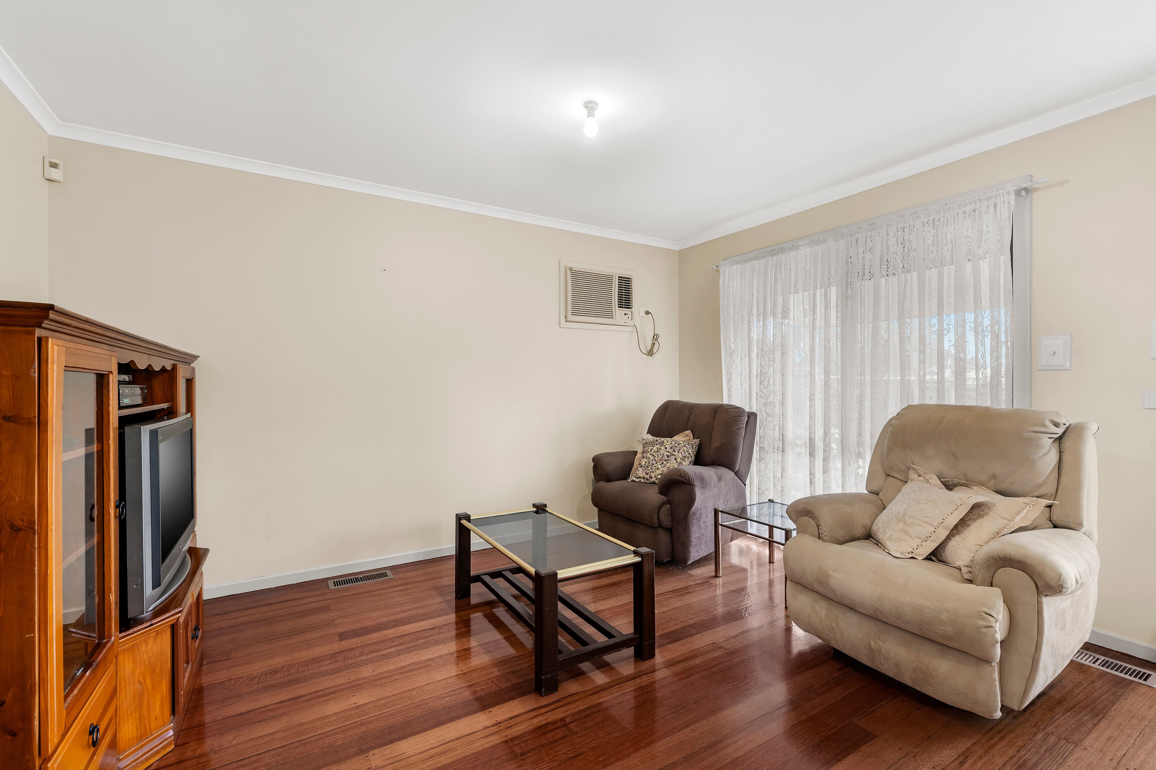 15 Hobson Crescent, Mill Park VIC 3082, Mill Park - Thumbnail 5