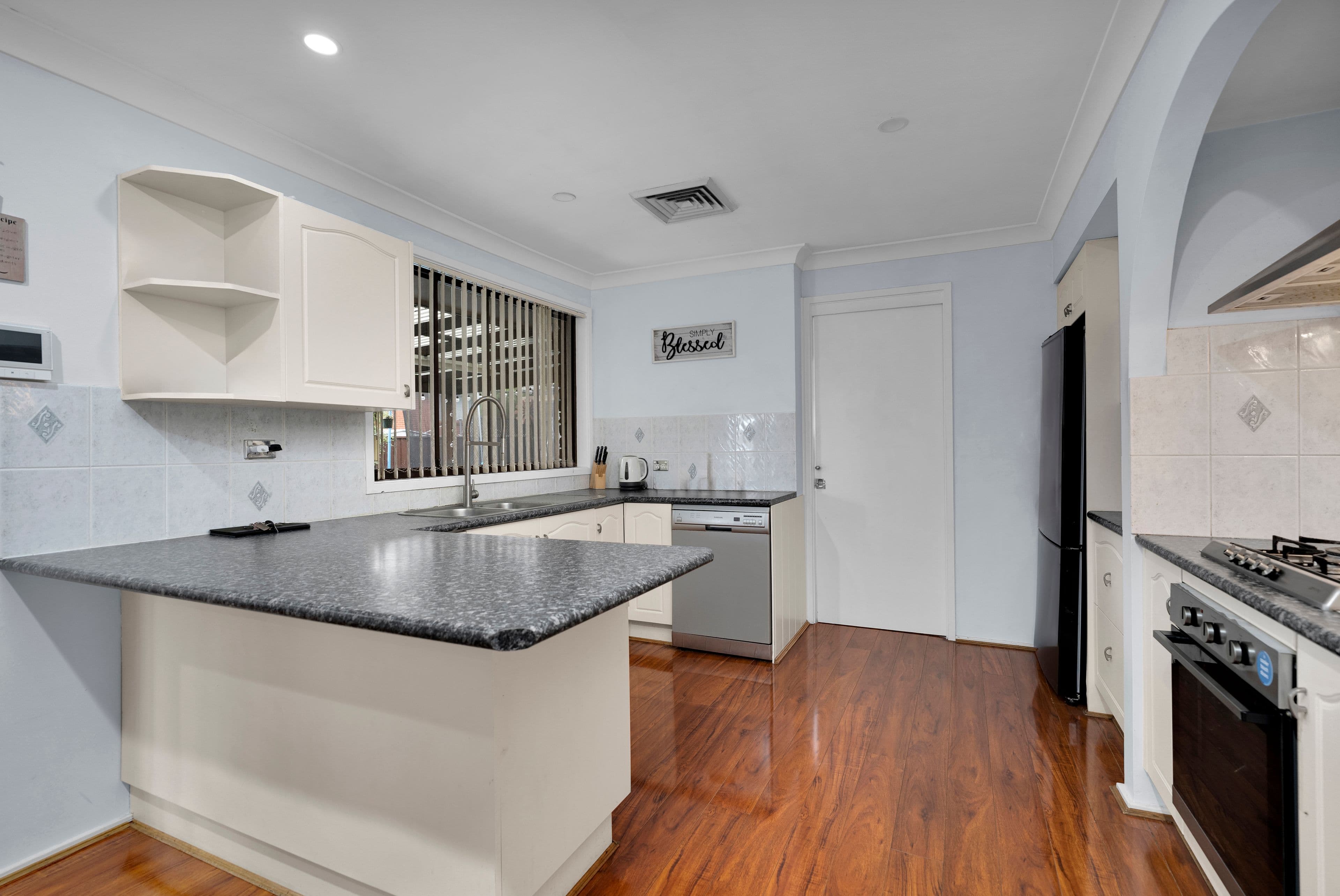 6 Nardango Road, Bradbury NSW 2560, Bradbury - Thumbnail 3