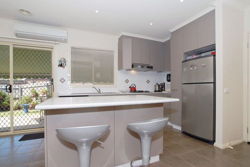 85 Ashleigh Avenue, FRANKSTON VIC 3199, Frankston - Thumbnail 2