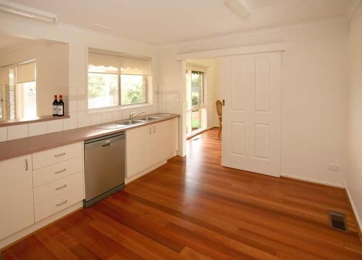 50 Calderwood Avenue, WHEELERS HILL VIC 3150, Wheelers Hill - Thumbnail 2