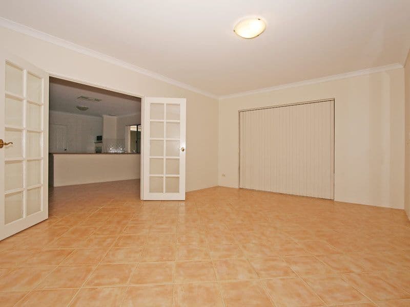 6 Buxton Entrance, HOCKING WA 6065, Hocking - Thumbnail 2