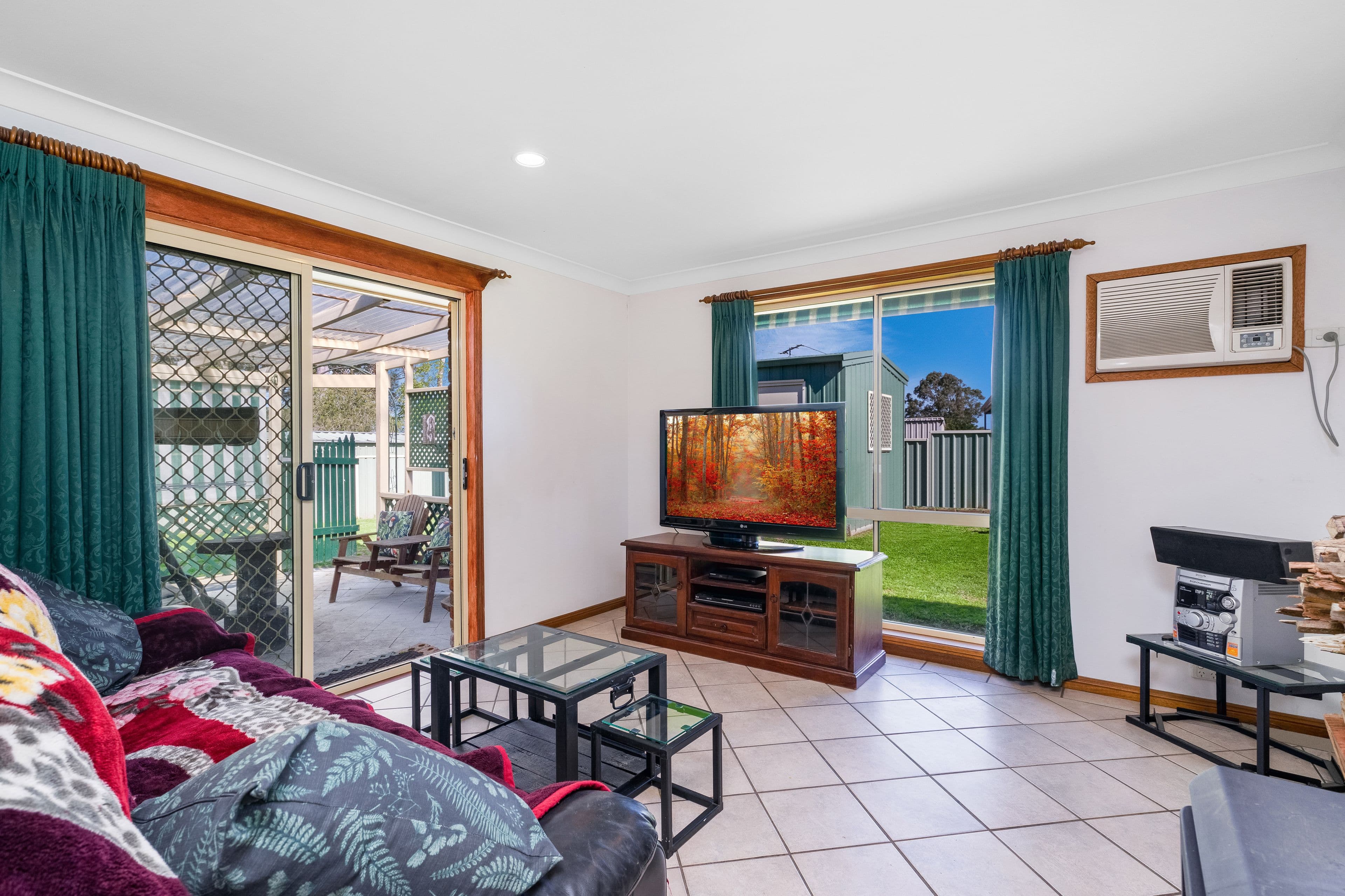 8 Bronwyn Close, Thornton NSW 2322, Thornton - Thumbnail 2
