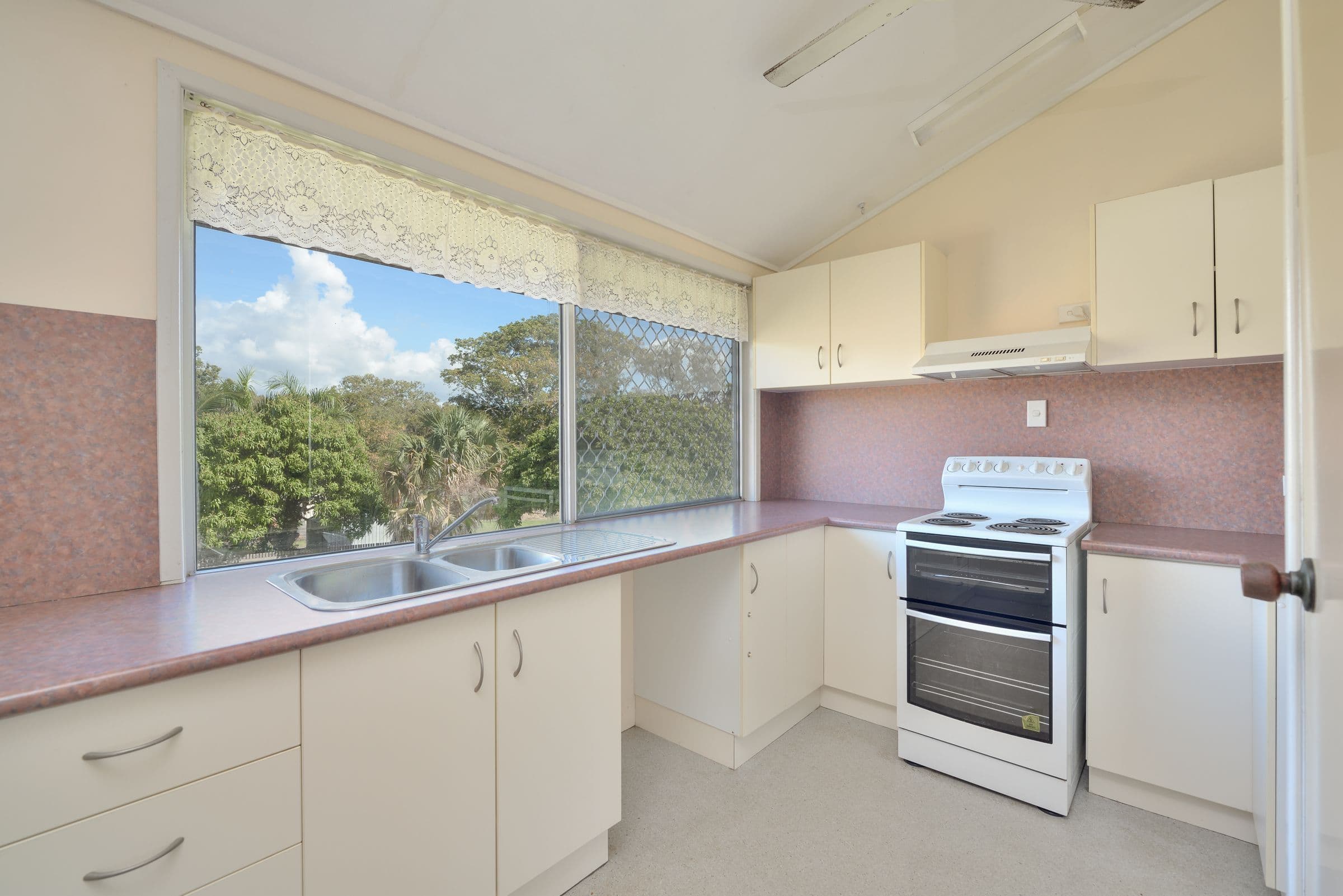 29 Park Street, West Gladstone QLD 4680, West Gladstone - Thumbnail 4