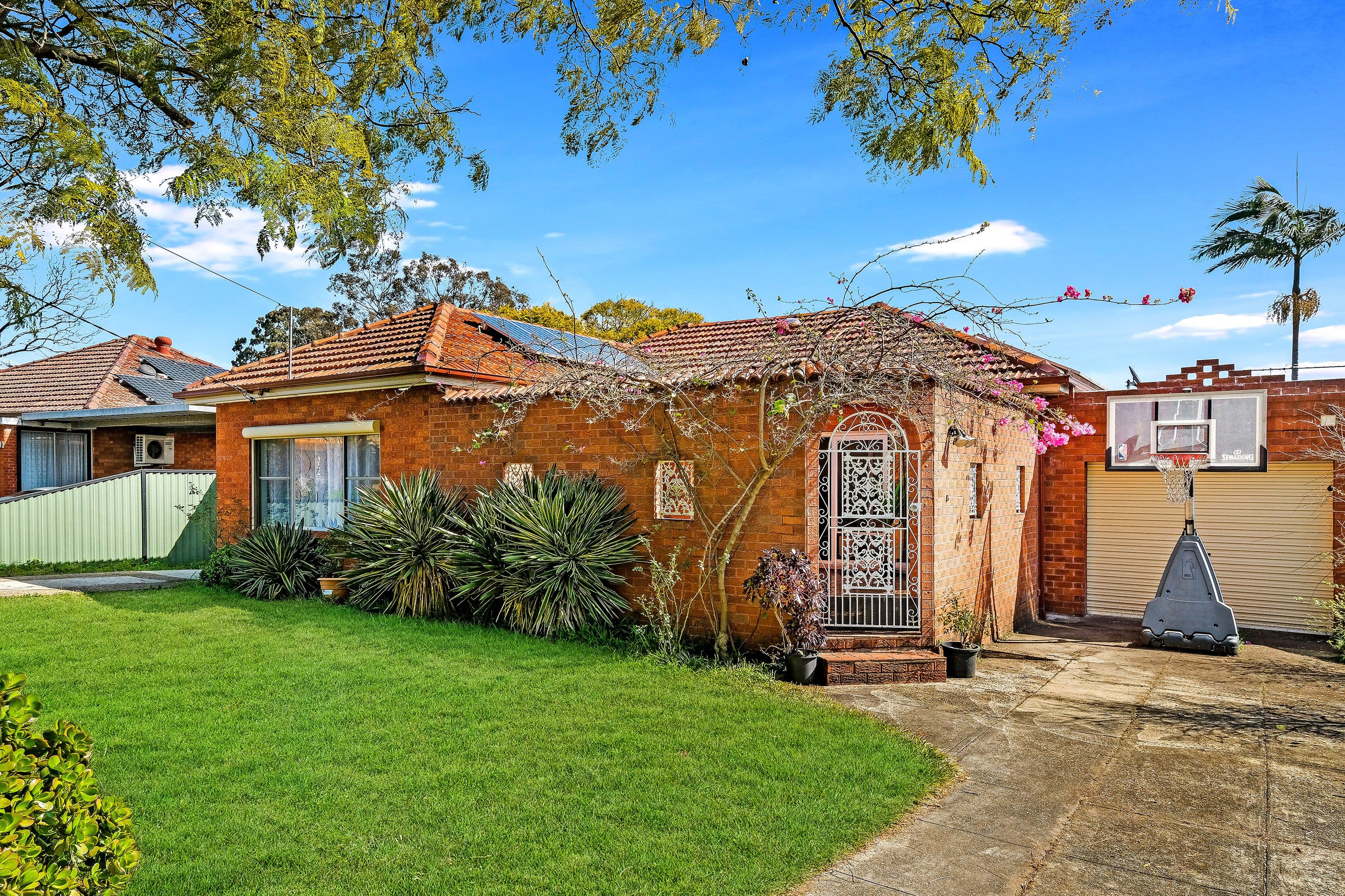 28 Hazelglen Avenue, Panania NSW 2213, Panania - Thumbnail 3
