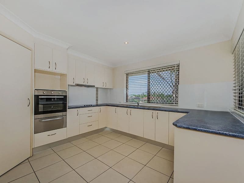 3 Barbet Place, BURLEIGH WATERS QLD 4220, Burleigh Waters - Thumbnail 3
