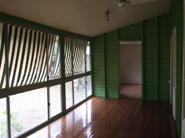 18 Coronation  Drive, BLACKALL QLD 4472, Blackall - Thumbnail 8