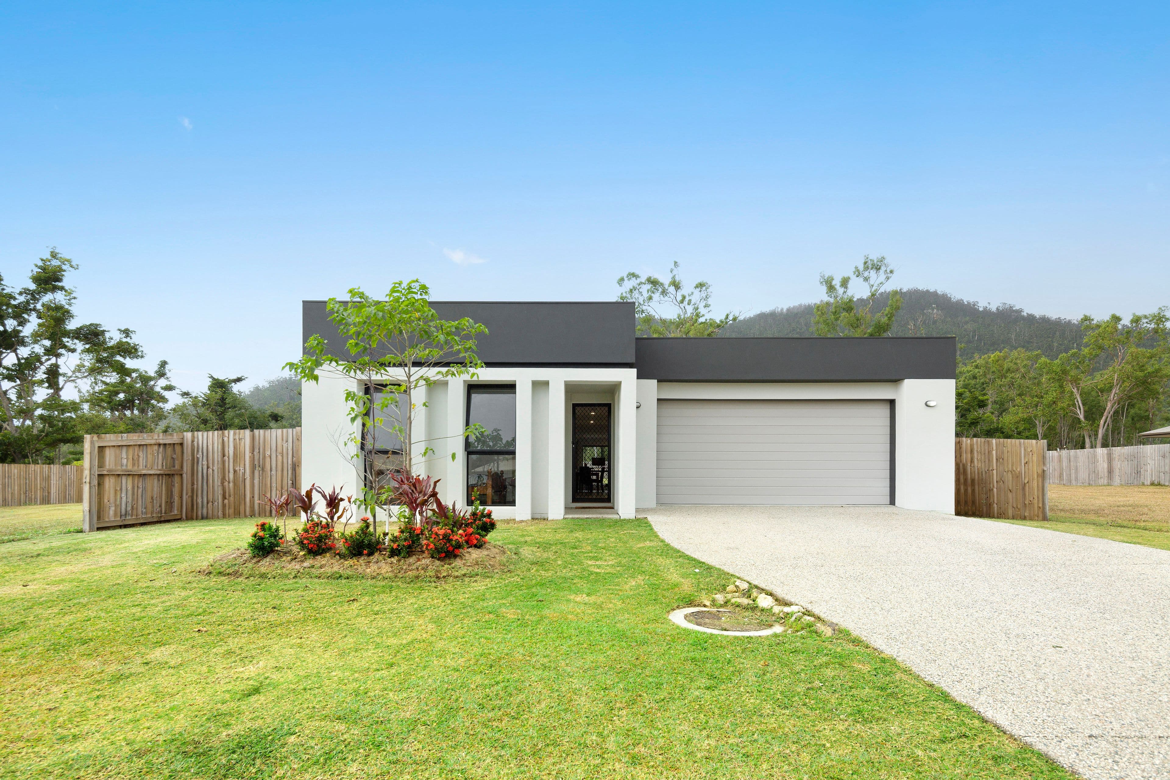 15 Trader Court, CANNONVALE QLD 4802, Cannonvale - Image 1
