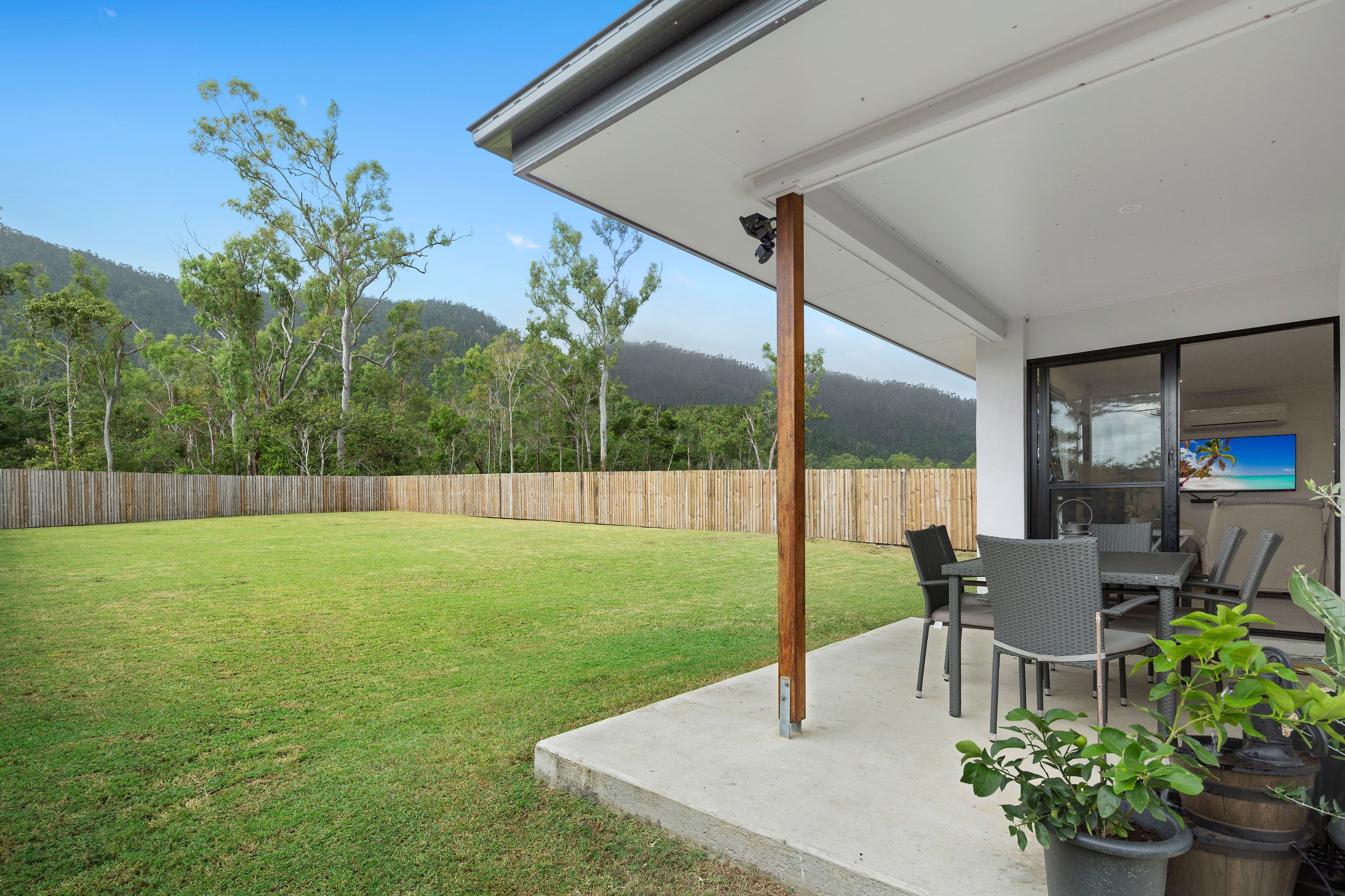 15 Trader Court, CANNONVALE QLD 4802, Cannonvale - Thumbnail 4