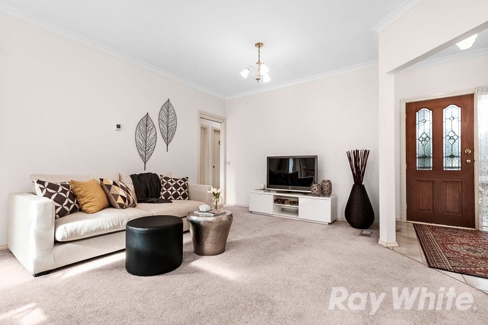 10 Evelyn Street, Glen Waverley VIC 3150, Glen Waverley - Thumbnail 2