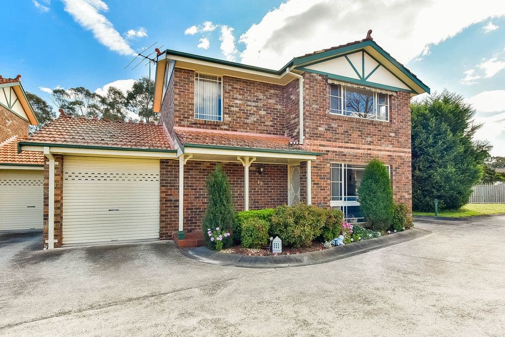 3 Packard Close, Ingleburn NSW 2565, Ingleburn - Image 1