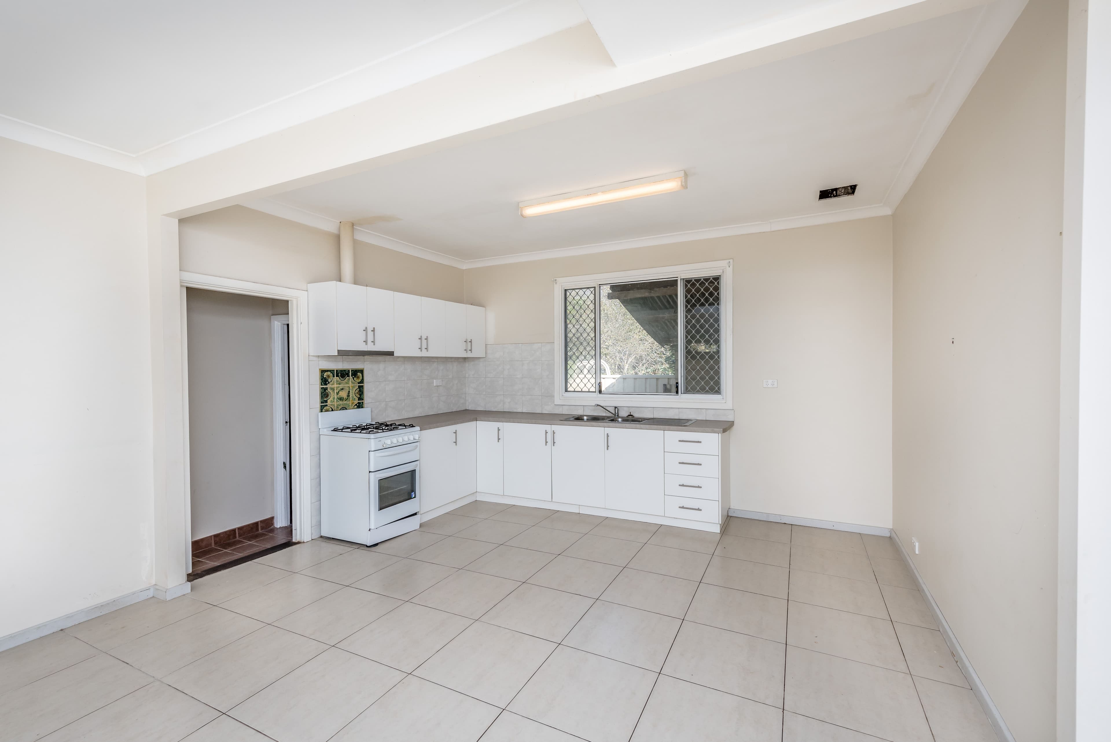 27 Cassia Street, Rangeway WA 6530, Rangeway - Thumbnail 2