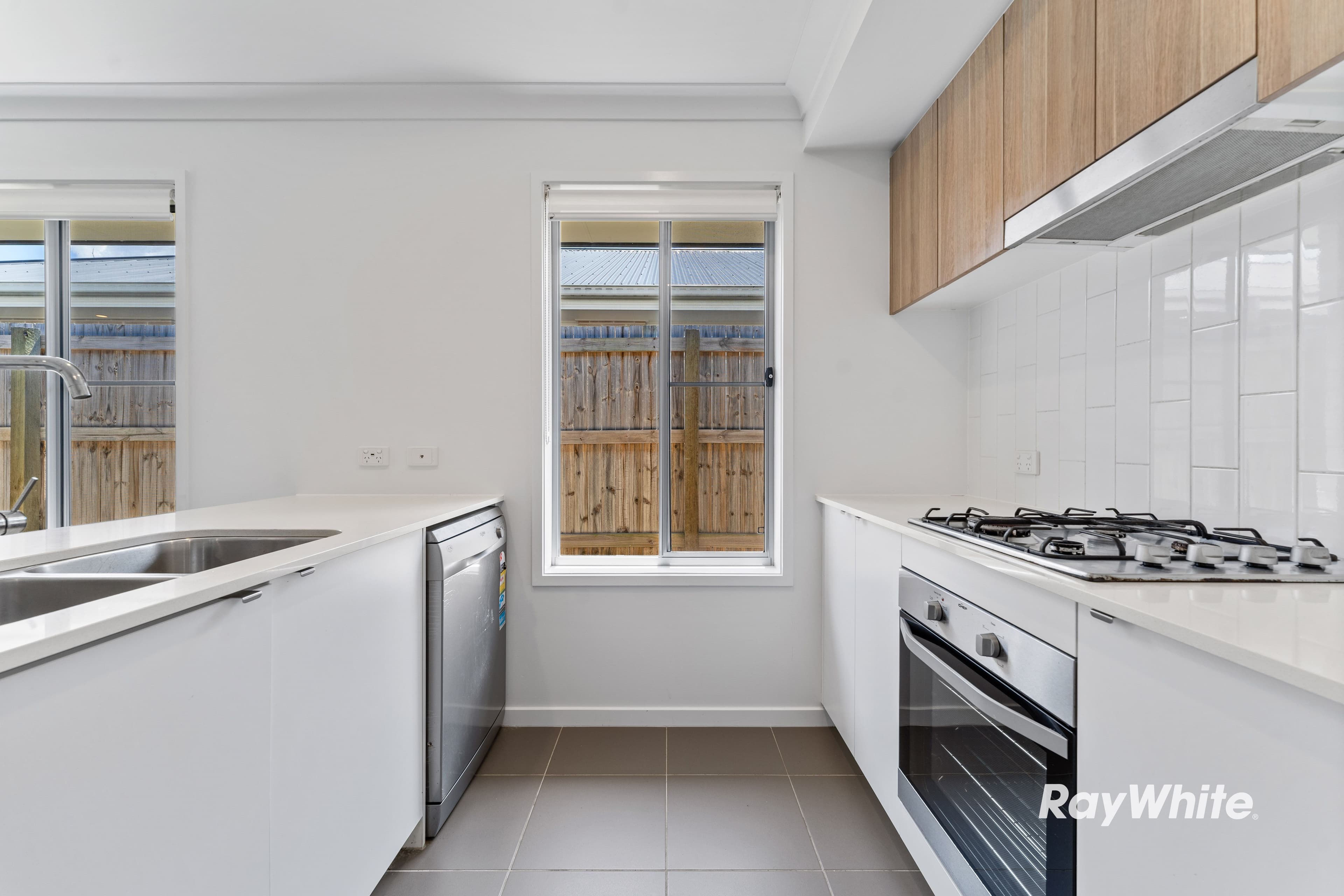 68 Chambers Ridge Boulevard, Park Ridge QLD 4125, Park Ridge - Thumbnail 4