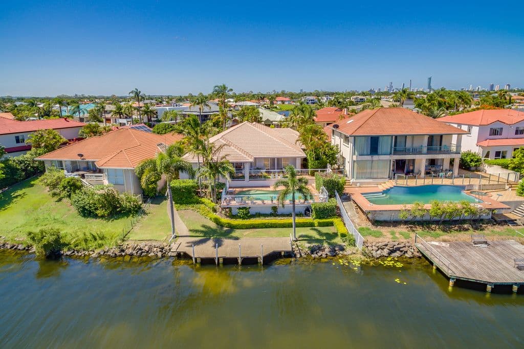 28 Montevideo Drive, Clear Island Waters QLD 4226, Clear Island Waters - Thumbnail 5