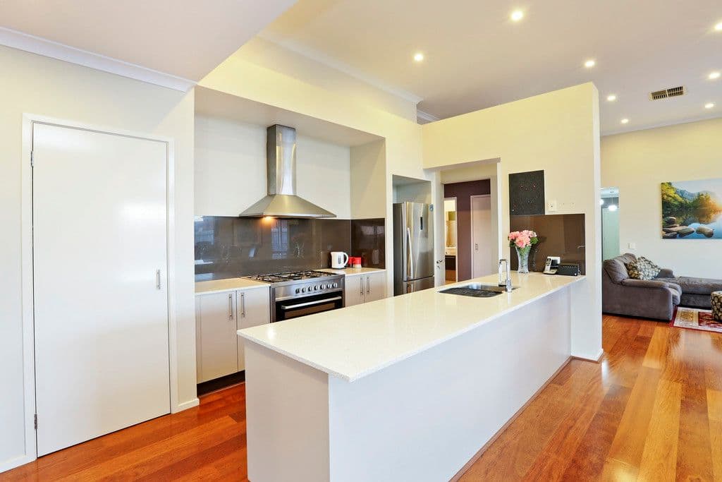6 Viogner Place, Waurn Ponds VIC 3216, Waurn Ponds - Thumbnail 3