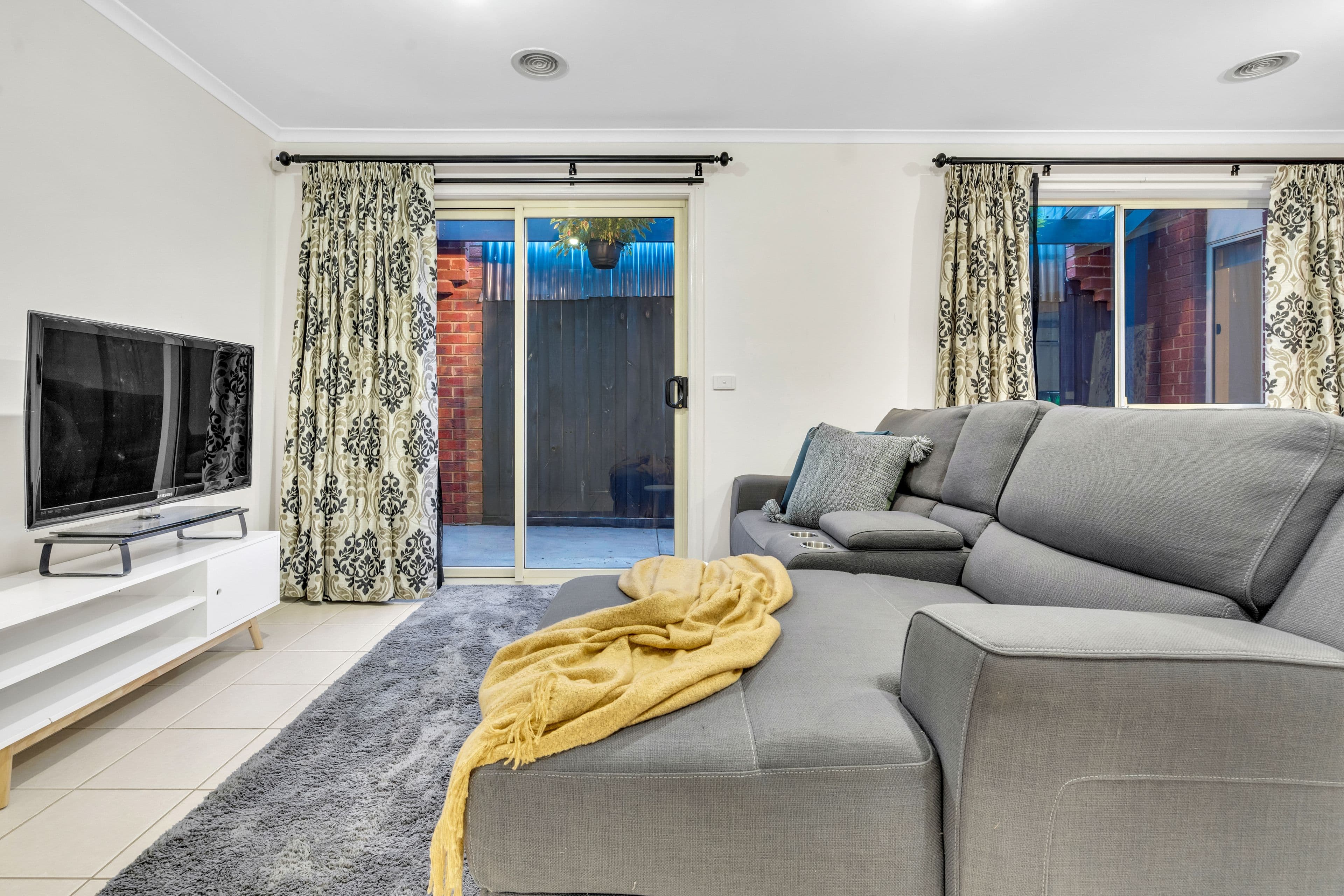 8 Orlando Drive, Roxburgh Park VIC 3064, Roxburgh Park - Thumbnail 5