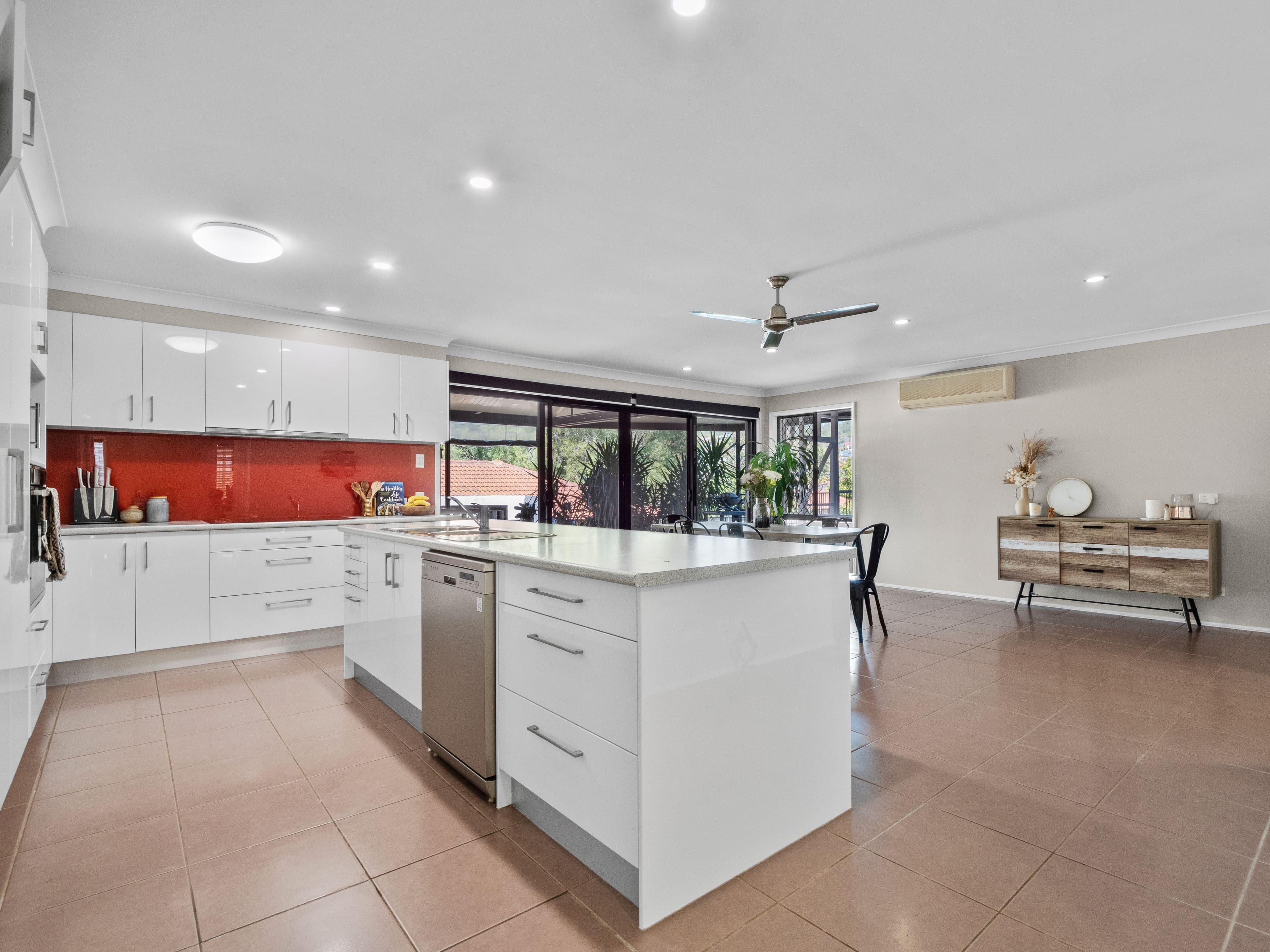 23 Penrhyn Street, Pacific Pines QLD 4211, Pacific Pines - Thumbnail 3