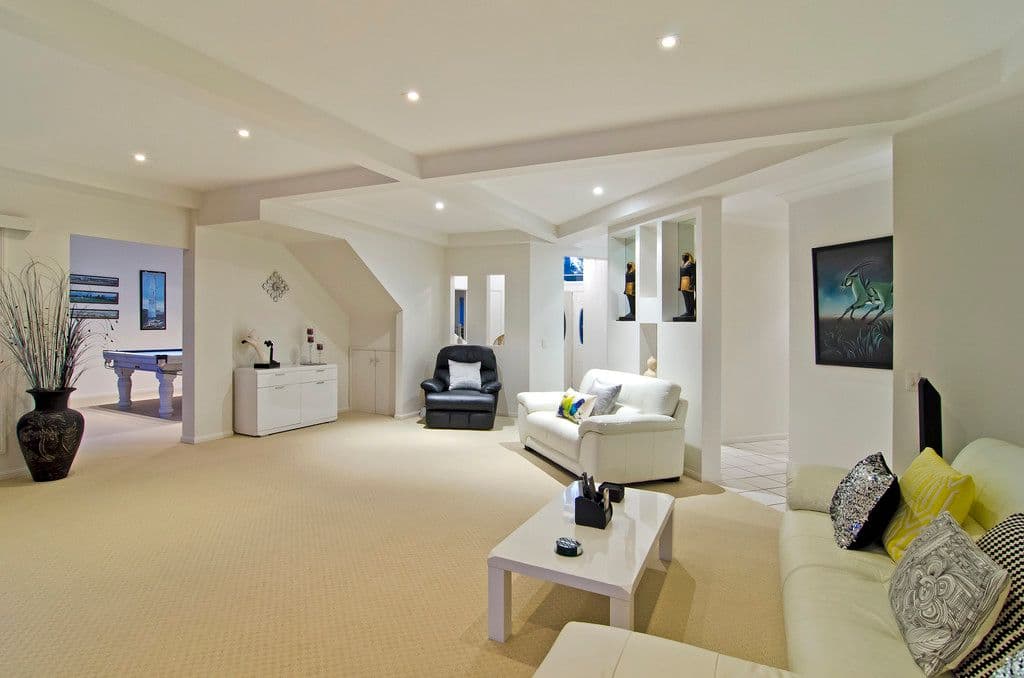 28 Harrier Drive, BURLEIGH WATERS QLD 4220, Burleigh Waters - Thumbnail 5