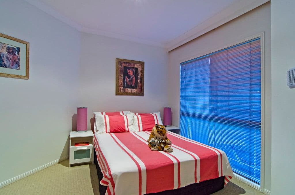 28 Harrier Drive, BURLEIGH WATERS QLD 4220, Burleigh Waters - Thumbnail 7