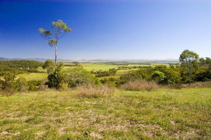 1 Starr Road, SARINA QLD 4737, Sarina - Thumbnail 2