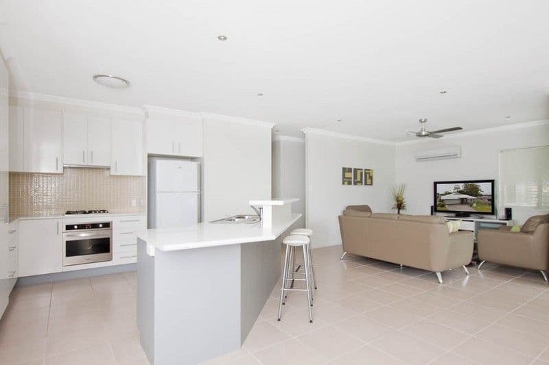4 Kelby Close, Redland Bay QLD 4165, Redland Bay - Thumbnail 2