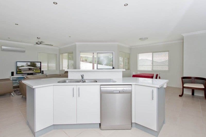 4 Kelby Close, Redland Bay QLD 4165, Redland Bay - Thumbnail 4
