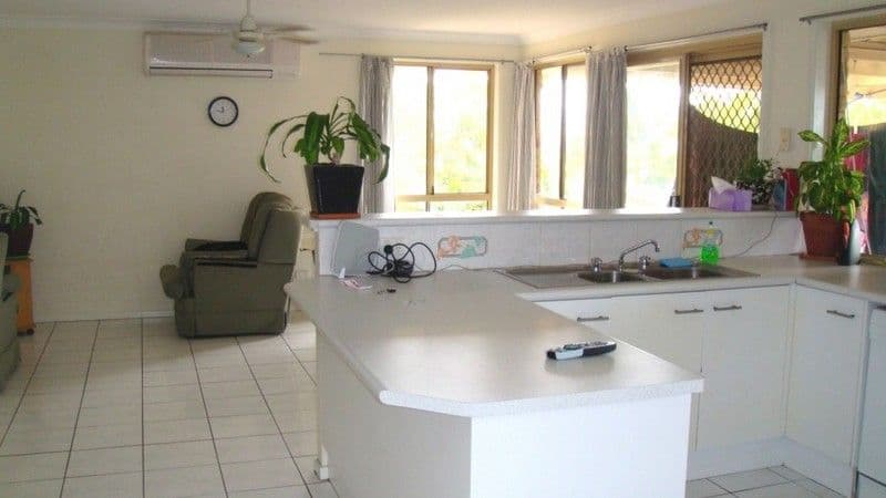 7 Windward Rise, PACIFIC PINES QLD 4211, Pacific Pines - Thumbnail 3