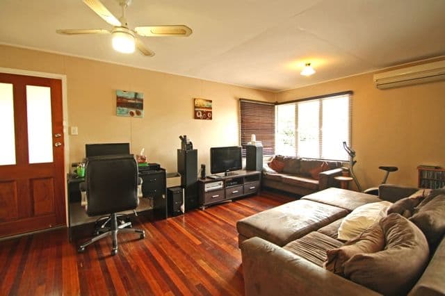 38 Flinders Drive, LEICHHARDT QLD 4305, Leichhardt - Thumbnail 5