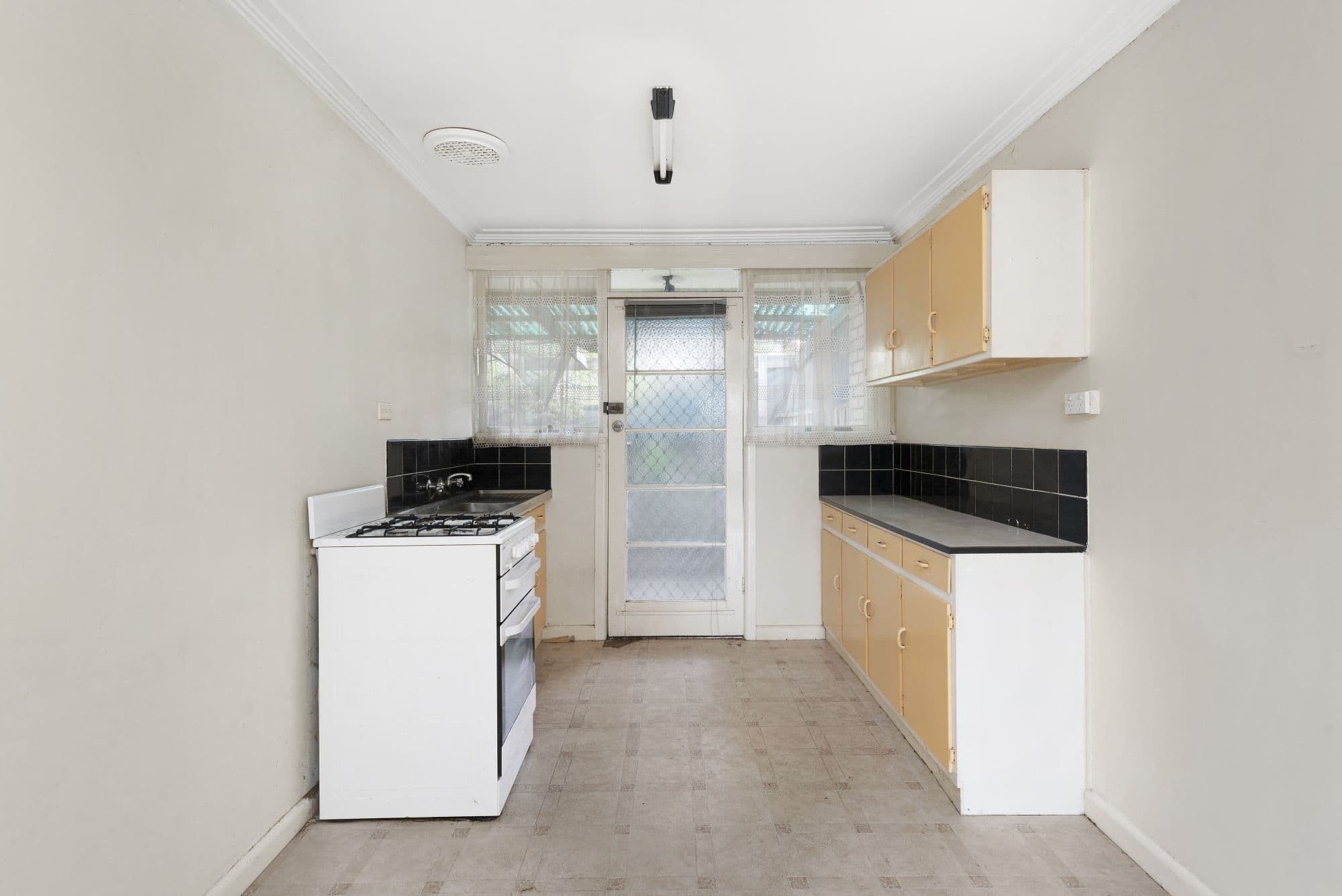 129 Barrabool Road, Highton VIC 3216, Highton - Thumbnail 3