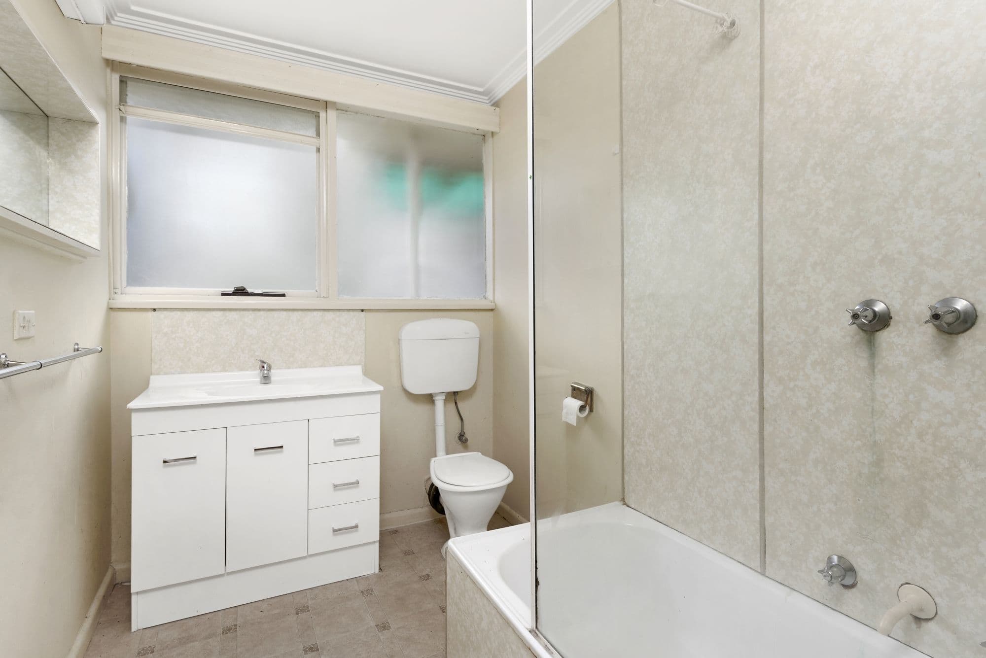129 Barrabool Road, Highton VIC 3216, Highton - Thumbnail 5