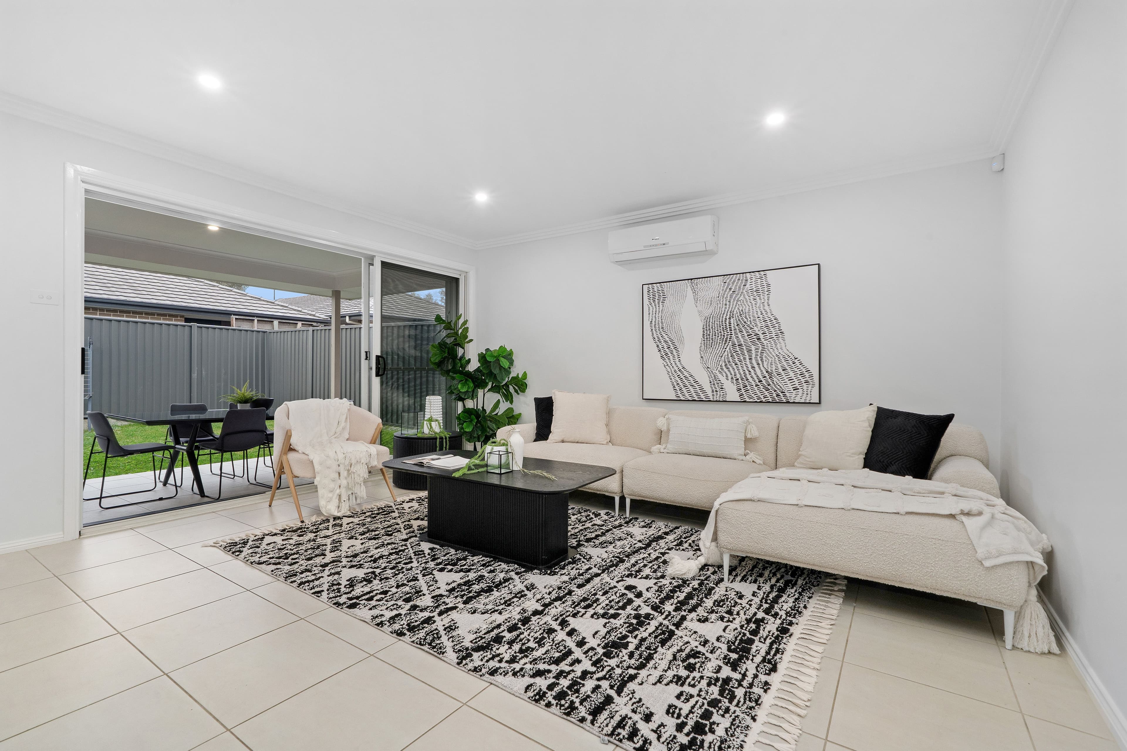 8 Wales Avenue, JORDAN SPRINGS NSW 2747, Jordan Springs - Thumbnail 4