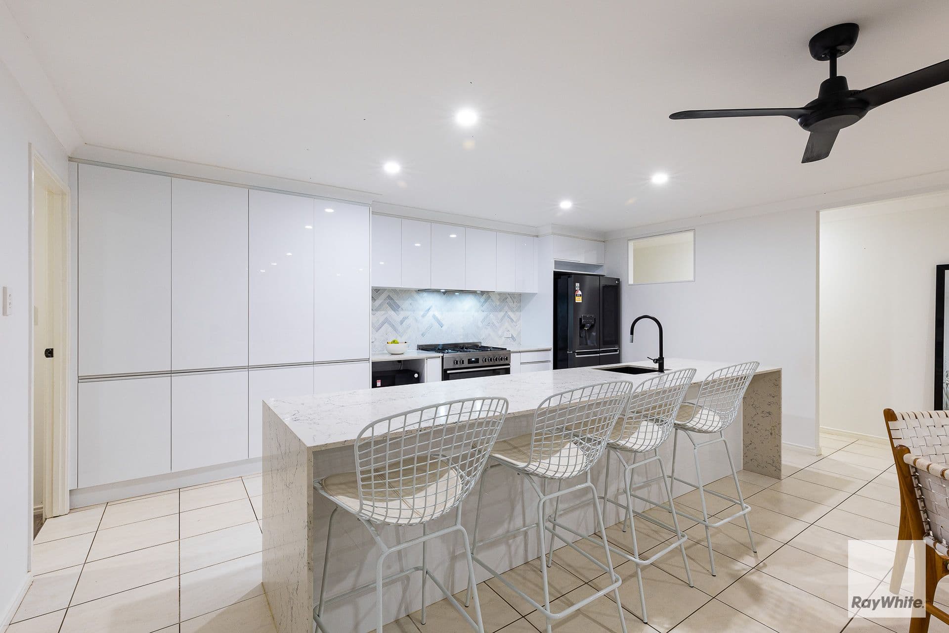 8 Torello Crescent, Victoria Point QLD 4165, Victoria Point - Thumbnail 5