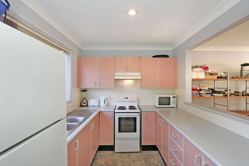 10-11 Richmond Close, BATEAU BAY NSW 2261, Bateau Bay - Thumbnail 2