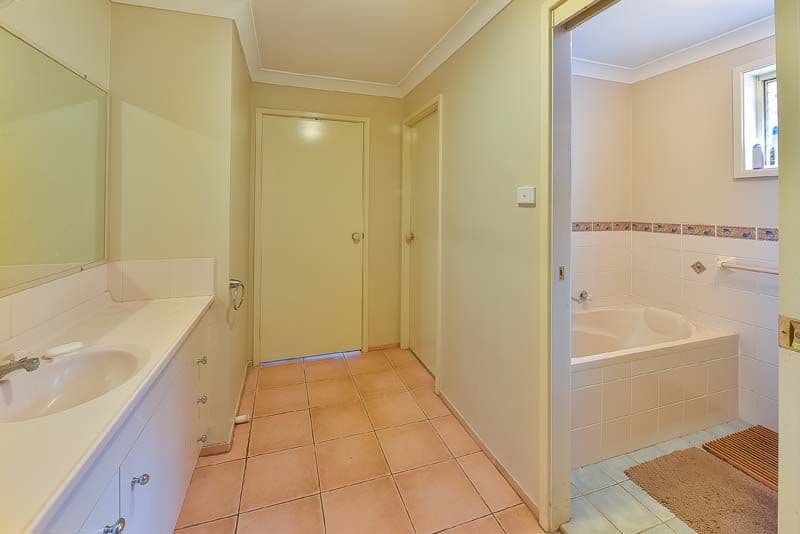 40 Ohlfsen Road, MINTO NSW 2566, Minto - Thumbnail 5