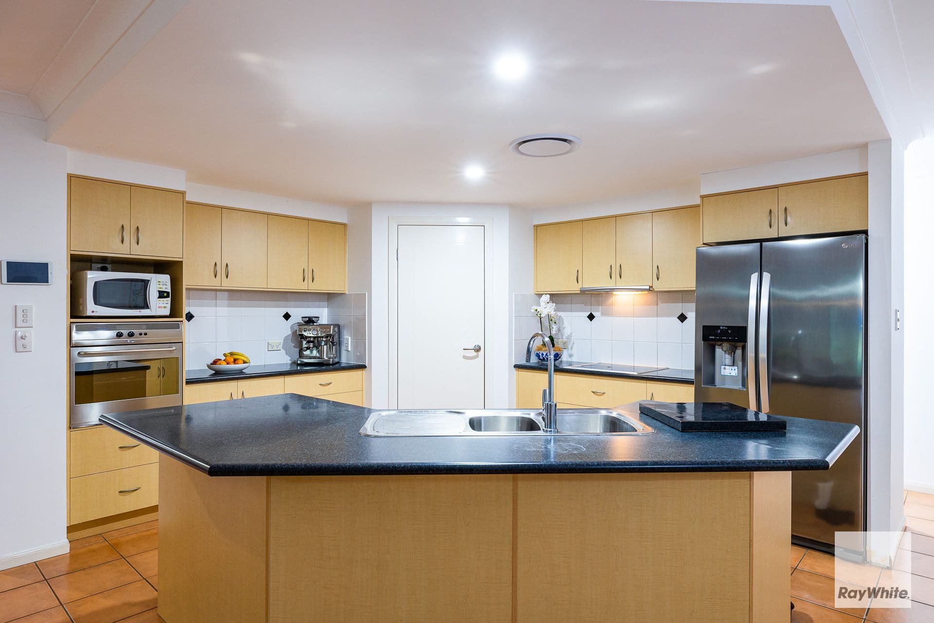 40 Lowe Circuit, Redland Bay QLD 4165, Redland Bay - Thumbnail 6