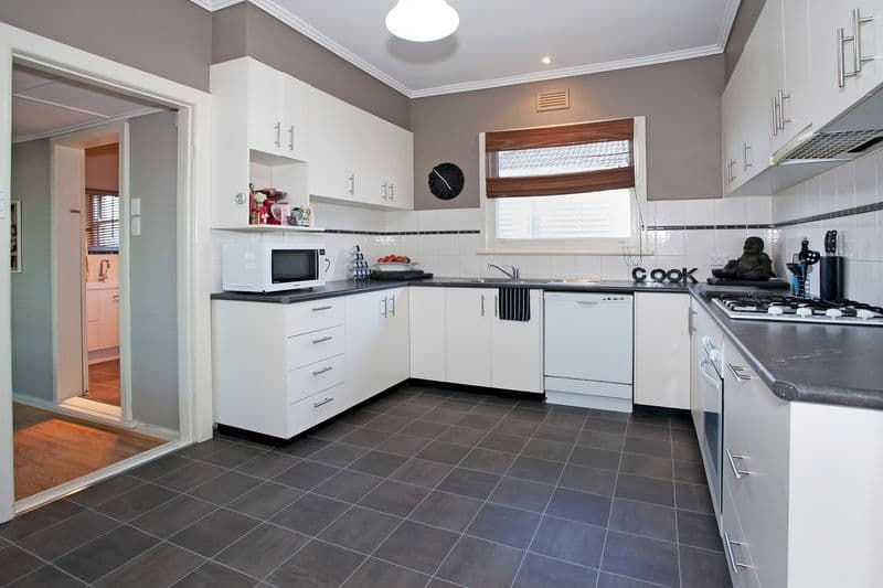 49 Oxford Street, WHITTINGTON VIC 3219, Whittington - Thumbnail 8