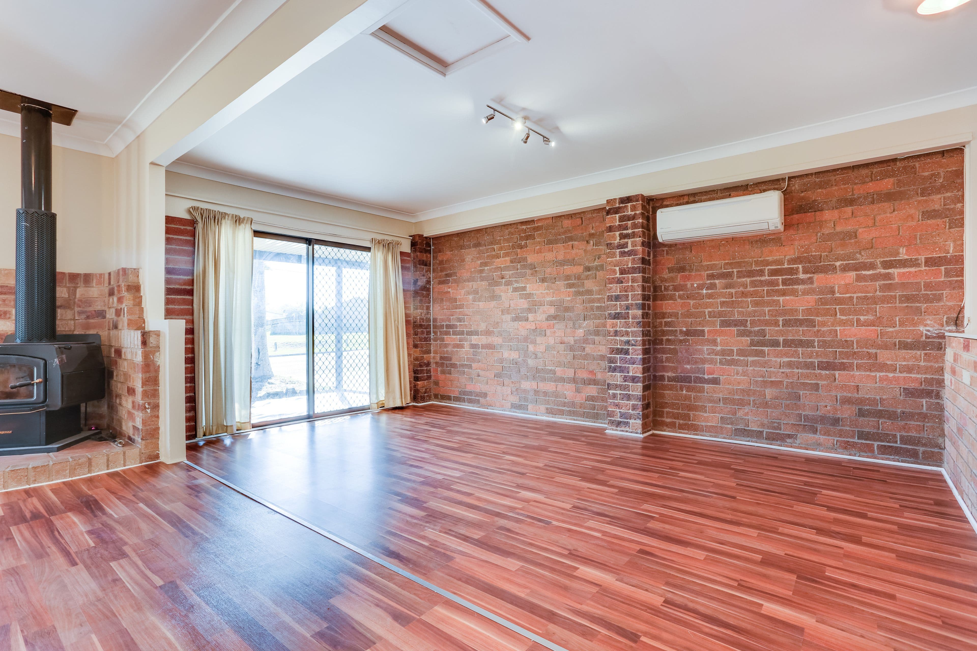 40 Henty Drive, Redbank Plains QLD 4301, Redbank Plains - Thumbnail 3